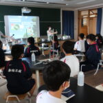 東桜学館中学校での実験教室